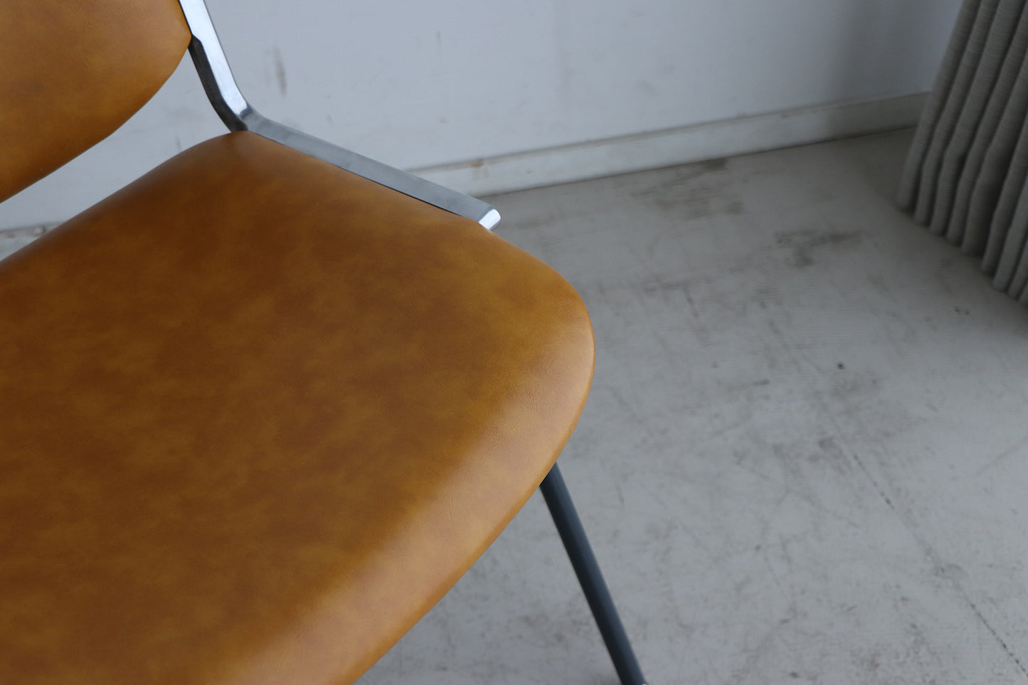 【送料無料】UP 345 PROS chair YE (stacking) 椅子